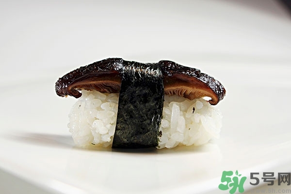 紫菜會發(fā)霉嗎？吃紫菜有什么好處和壞處？