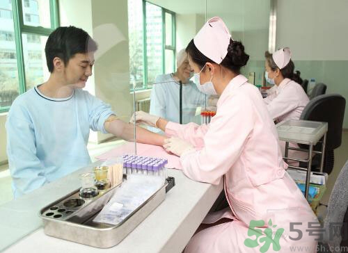 獻血后可以洗澡嗎？抽血后可以洗澡嗎？