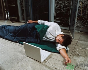 睡眠不規(guī)律如何調(diào)整？睡眠不規(guī)律會胖嗎？