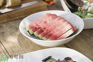 如何辨別西瓜生熟？怎么看西瓜熟不熟？