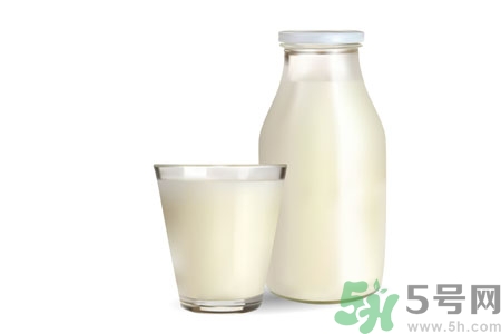 喝牛奶拉肚子怎么回事？?如何預(yù)防喝牛奶拉肚子呢？