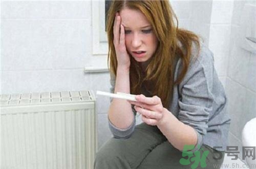 驗孕棒和驗孕試紙哪個好？驗孕棒和驗孕試紙哪個更準？