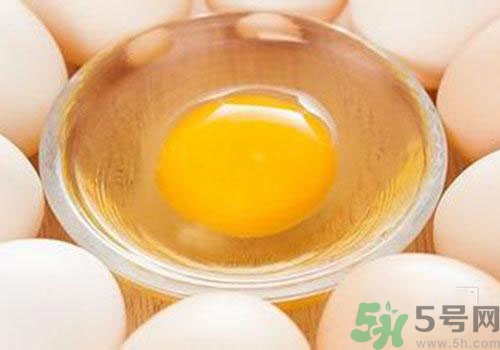 蛋黃和蛋白哪個(gè)更有營(yíng)養(yǎng)？吃蛋黃有什么好處？
