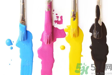 手上有油漆怎么洗？油漆沾到衣服上怎么洗？