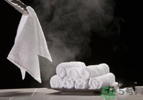 眼睛腫了用冷水敷還是熱水敷？眼睛腫了怎么辦？