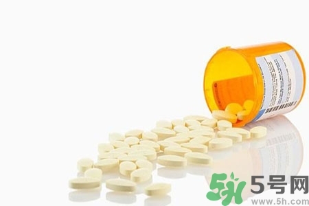 老年人補鈣吃哪種鈣片好？老年人如何選購補鈣產品？