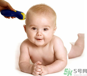 寶寶吃什么對頭發(fā)好？寶寶頭發(fā)發(fā)黃怎么辦？