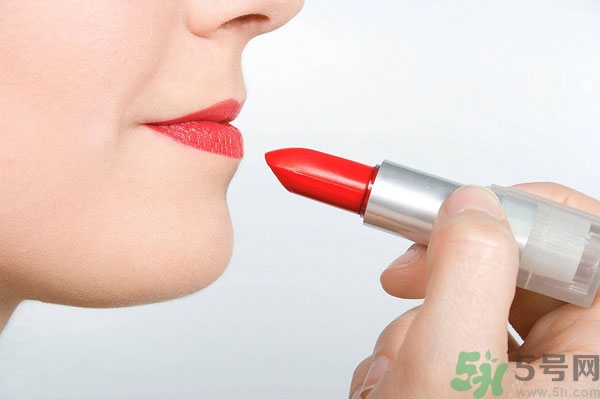 唇色淺用什么顏色的口紅？涂什么顏色的口紅最自然？