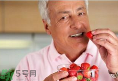 老年人骨質(zhì)疏松吃什么好？骨質(zhì)疏松應(yīng)該如何預(yù)防？