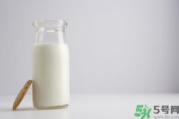 豆奶和牛奶哪個好?豆奶和牛奶的區別