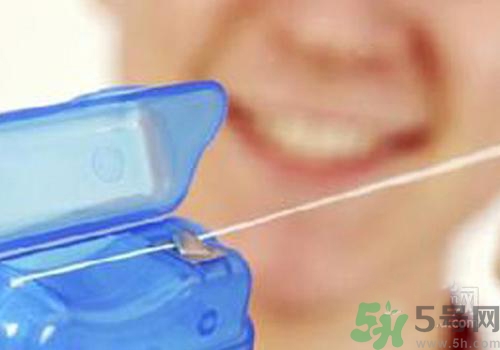 用牙線牙齦出血是怎么回事？用牙線牙齦出血怎么辦？
