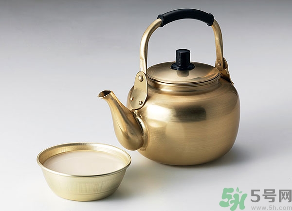 喝糯米酒能豐胸嗎？喝米酒能護膚嗎？