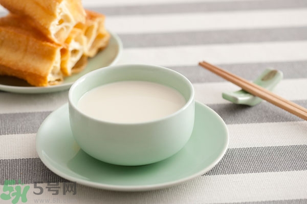 豆奶粉結塊還能喝嗎？豆奶粉分層還能喝嗎？