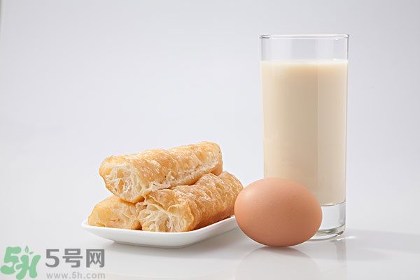 豆奶粉結(jié)塊還能喝嗎？豆奶粉分層還能喝嗎？