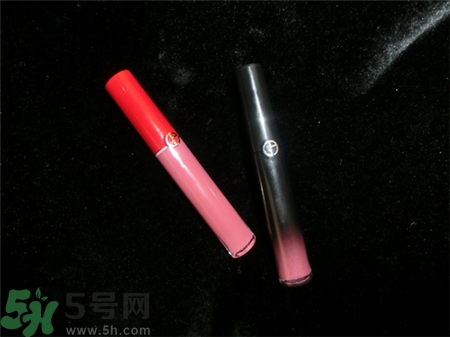阿瑪尼唇釉黑管和紅管區別,阿瑪尼黑管好還是紅管