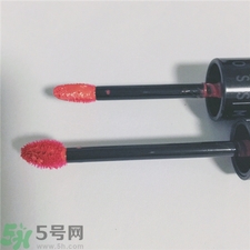 阿瑪尼唇釉黑管和紅管區別,阿瑪尼黑管好還是紅管