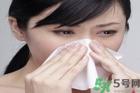 過敏性鼻炎的發病因素是什么？過敏性鼻炎的并發癥有哪些？