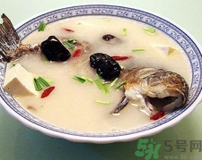 孕婦喝鯽魚(yú)湯有什么好處？孕婦喝鯽魚(yú)湯的功效與作用