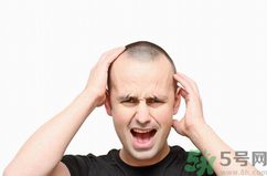 男人禿頂是什么原因？男人禿頂怎么辦？