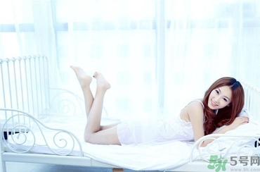 初一女孩能穿情趣內衣嗎？初中女生應該穿什么內衣？