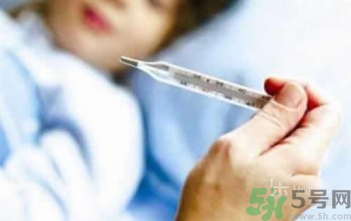 寶寶發燒多少度要吃退燒藥？寶寶發燒退燒藥多久吃一次？