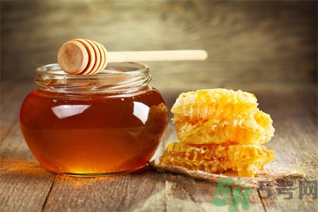 口腔潰瘍可以吃蜂蜜嗎？口腔潰瘍能不能吃蜂蜜？