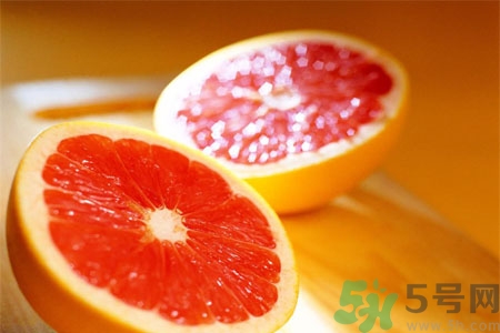 過(guò)敏性鼻炎可以吃葡萄柚嗎？過(guò)敏性鼻炎能不能吃葡萄柚？
