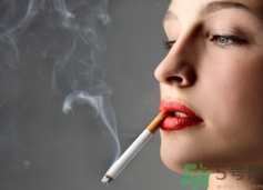 上廁所抽煙好嗎？上廁所抽煙有什么害處？