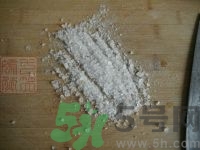 五仁月餅是哪五仁？五仁月餅是哪五種材料？