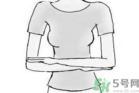 胸部一大一小怎么辦？乳房一大一小的原因是什么？