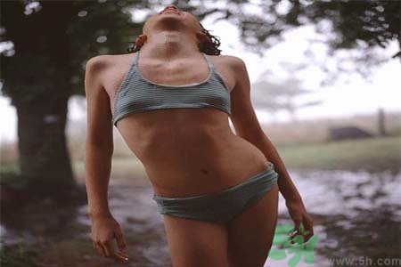 胸部太小怎么辦？胸部如何才能變大？