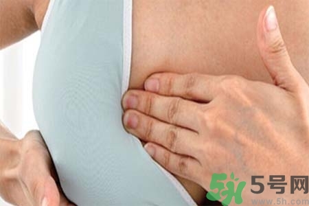 乳房上有硬塊怎么辦？乳房有硬塊的病因是什么？
