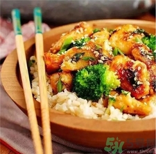 香酥蜜汁芝麻雞怎么做?香酥蜜汁芝麻雞做法? 香酥蜜汁芝麻雞怎么做?香酥蜜汁芝麻雞做法?