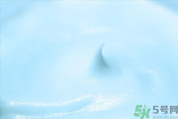 妝前乳可以代替隔離霜嗎？妝前乳可以代替乳液嗎？
