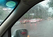 汽車(chē)在水中熄火怎么辦？汽車(chē)在水中熄火可以啟動(dòng)嗎？