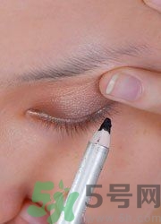 眼線怎么畫好看圖解？單眼皮怎么畫眼線好看？