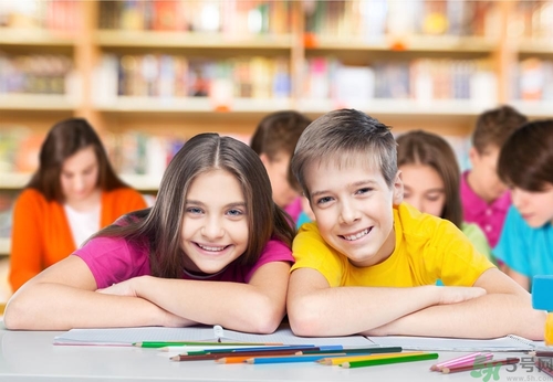 怎么讓女孩子喜歡自己？怎么讓男孩子喜歡自己？