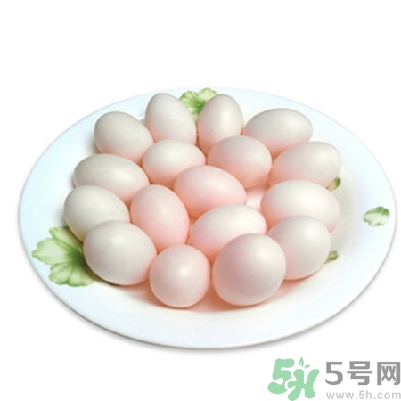 鴿子蛋就是鵪鶉蛋嗎?鴿子蛋和鵪鶉蛋哪個營養價值高