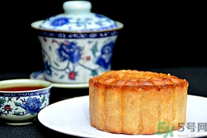 月餅的熱量高嗎？吃一個月餅會長胖嗎？