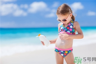 夏天涂防曬霜有用嗎？吃什么防曬又美白？