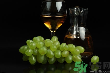 紅酒開瓶器怎么用？沒有開瓶器怎么開紅酒？