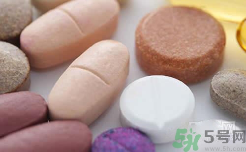 鈣片和維生素c可以一起吃嗎？鈣片和維生素一起吃好不好？