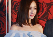 一字肩的衣服內衣怎么穿？一字肩的衣服里面穿什么內衣？