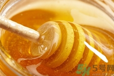 ?蜂蜜怎么吃才有營養(yǎng)？蜂蜜的鑒別方法是什么？
