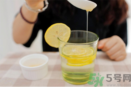 早晨空腹喝蜂蜜水好嗎？蜂蜜水什么時候喝好？