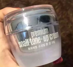 素顏霜適合什么膚質？油性皮膚可以用素顏霜嗎？