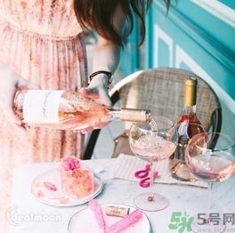 玫瑰紅酒軟糖哪里買？玫瑰紅酒小熊軟糖多少錢？