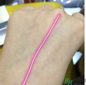 菲詩(shī)小鋪水光無(wú)瑕氣墊修顏乳怎么樣？菲詩(shī)小鋪氣墊cc好用嗎？