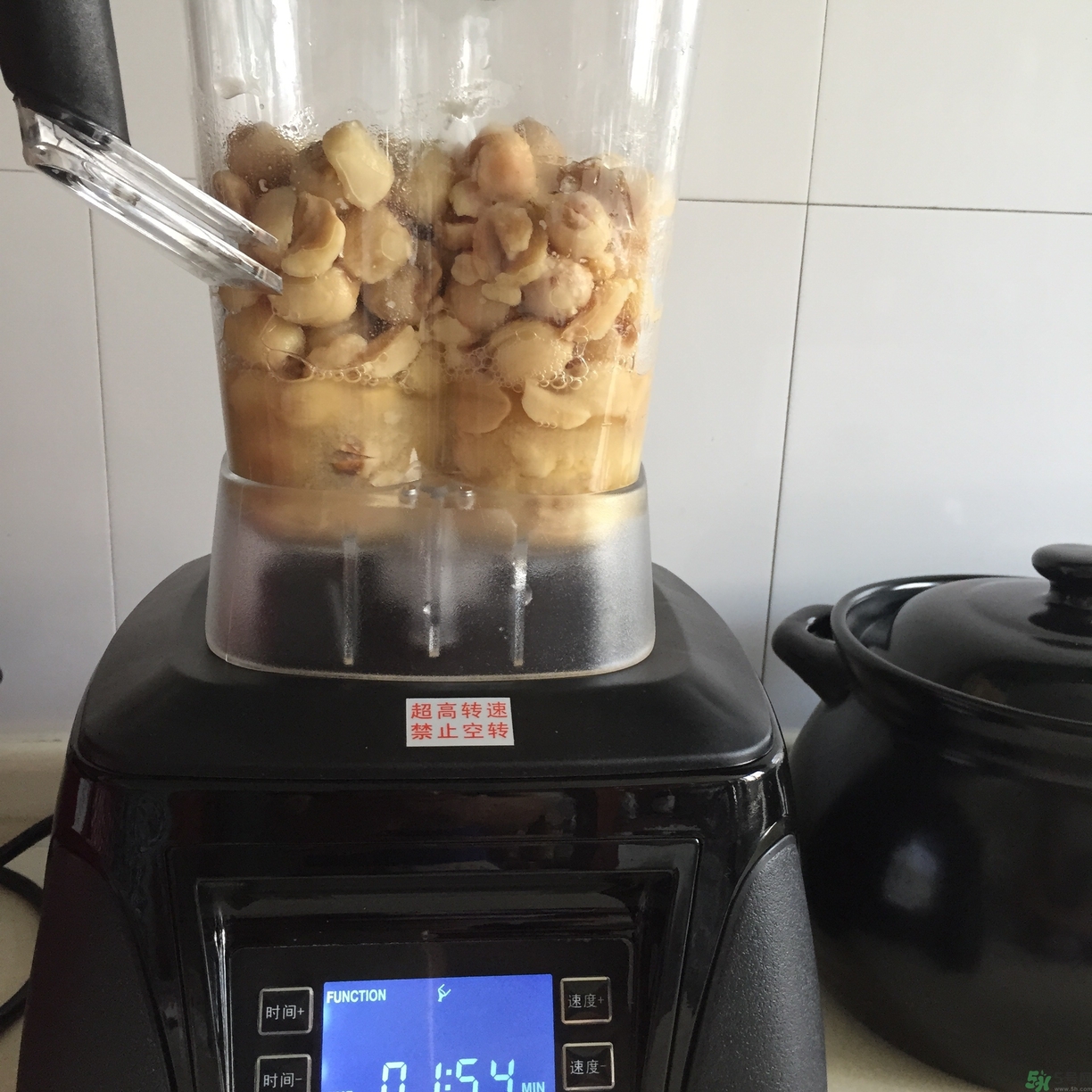 蓮蓉月餅的餡料是什么？蓮蓉月餅的餡料怎么做？
