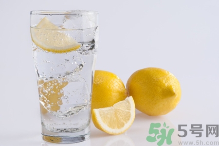 檸檬水是堿性食物嗎？檸檬水是酸性還是堿性？